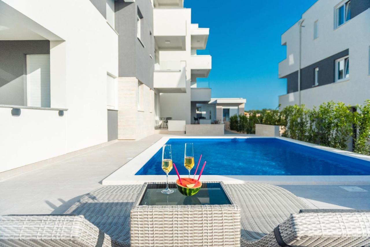 Apartments & Rooms Pool Villas Maris Novalja Ngoại thất bức ảnh
