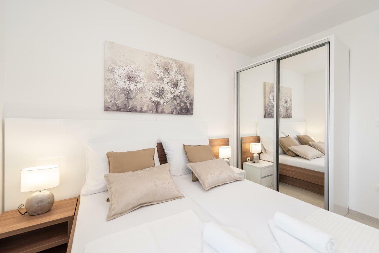 Apartments & Rooms Pool Villas Maris Novalja Ngoại thất bức ảnh