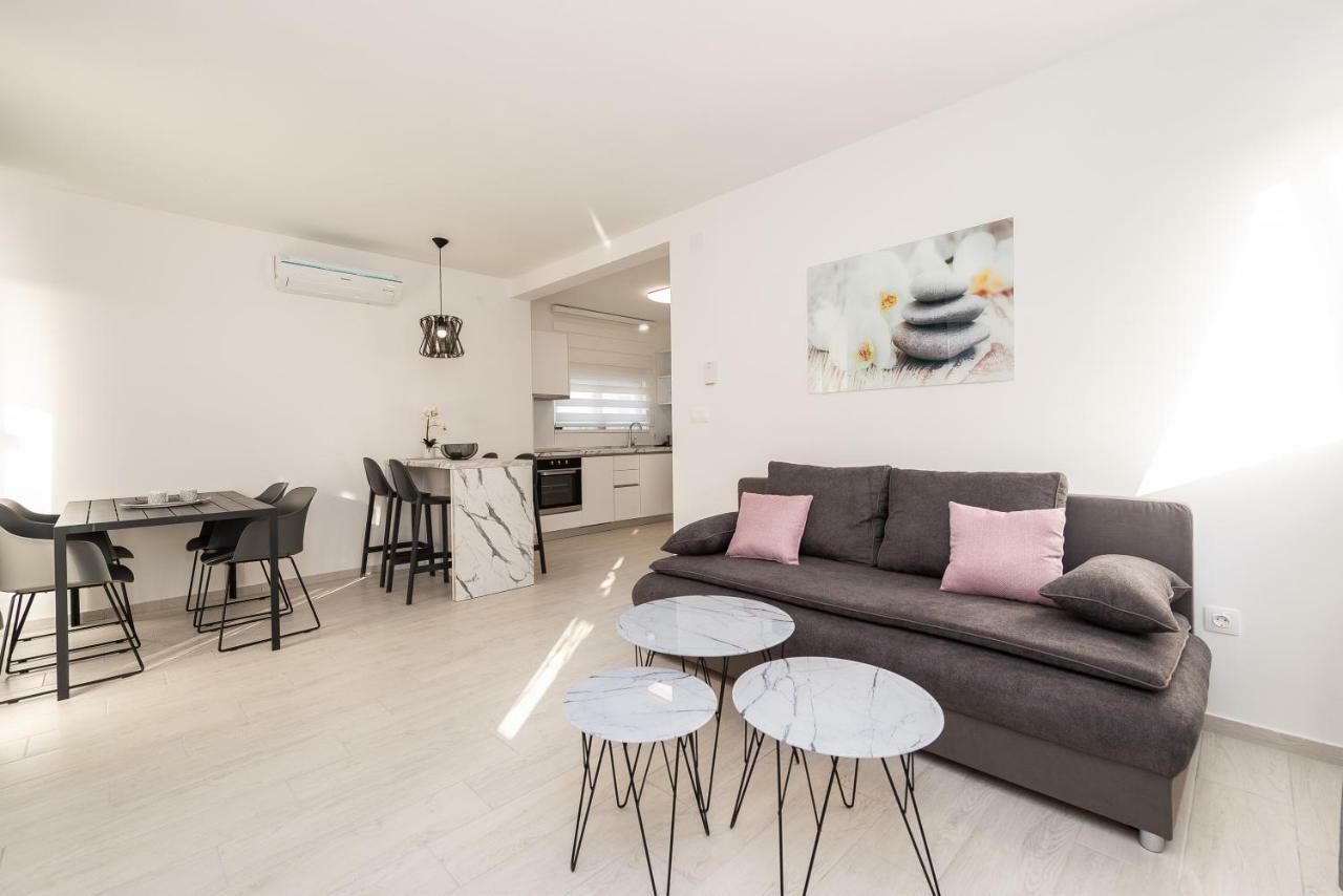 Apartments & Rooms Pool Villas Maris Novalja Ngoại thất bức ảnh