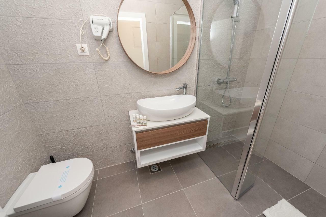 Apartments & Rooms Pool Villas Maris Novalja Ngoại thất bức ảnh