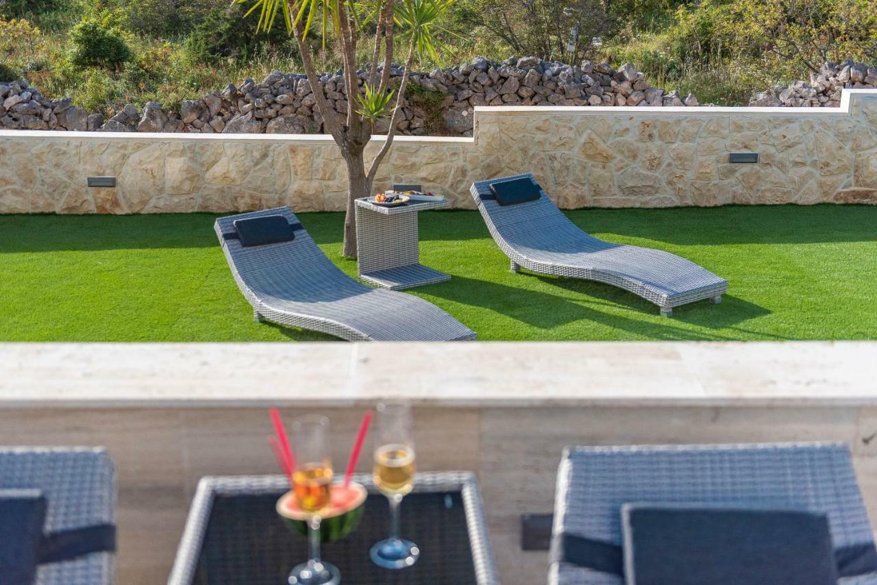 Apartments & Rooms Pool Villas Maris Novalja Ngoại thất bức ảnh